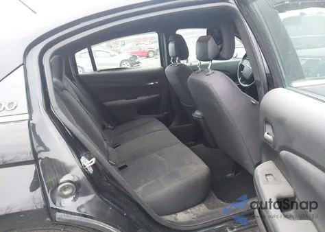 2013 Chrysler 200 Lx z USA, uszkodzony, nr VIN 1C3CCBAB0DN765271